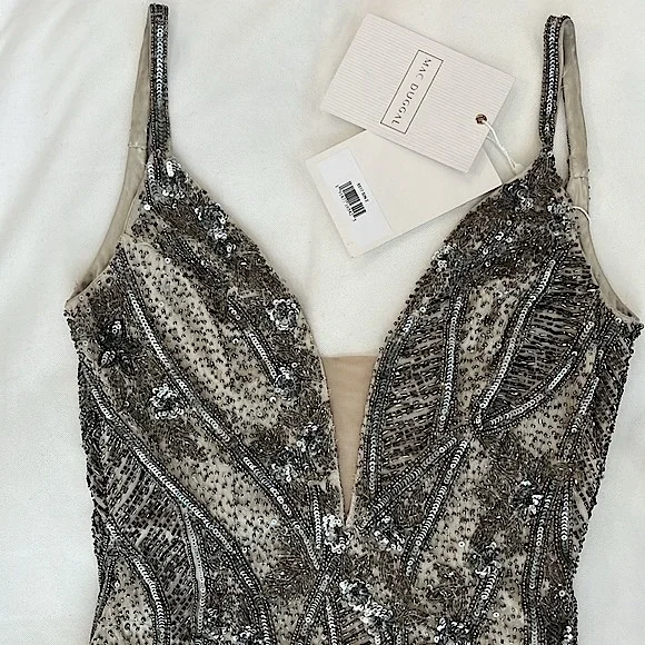 MAC DUGGAL Embellished Sleeveless Plunge Neck Low Back Gown Silver 5517 NWT - Picture 7 of 14